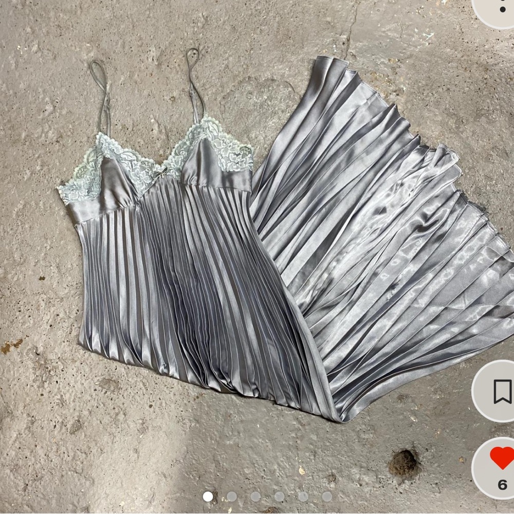 Vintage Jonquil by Diane Samandi Silver Pleated
Nightgown